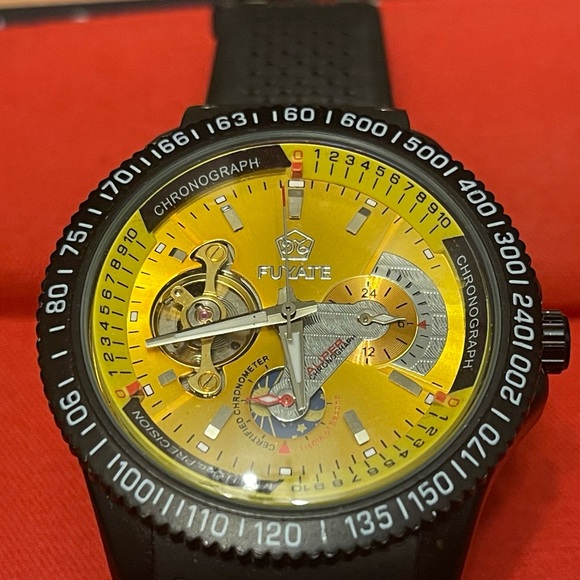 Fuyate Yellow-Gold Automatic Watch - Picture 2 of 8